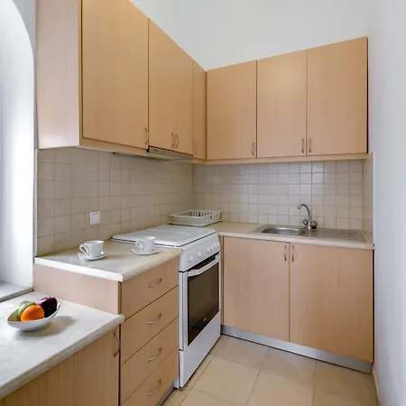 Iriana Appartement *