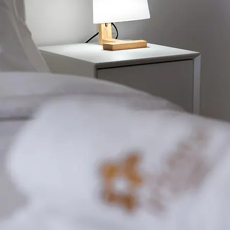 Iriana Suites *