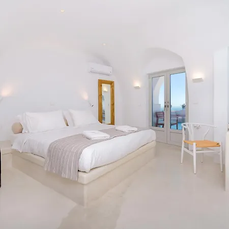 Iriana Suites Apartment *