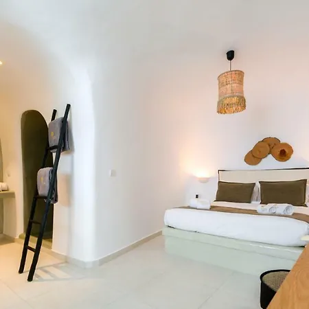 Iriana Suites
