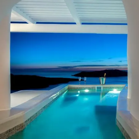 Iriana Suites Apartment *