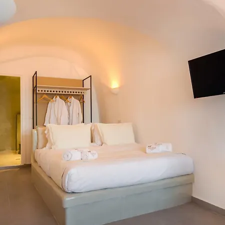 Iriana Suites Apartment Fira (Santorini)