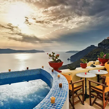 Iriana Suites Fira (Santorini)