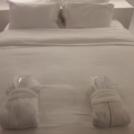 Iriana Suites Fira (Santorini)